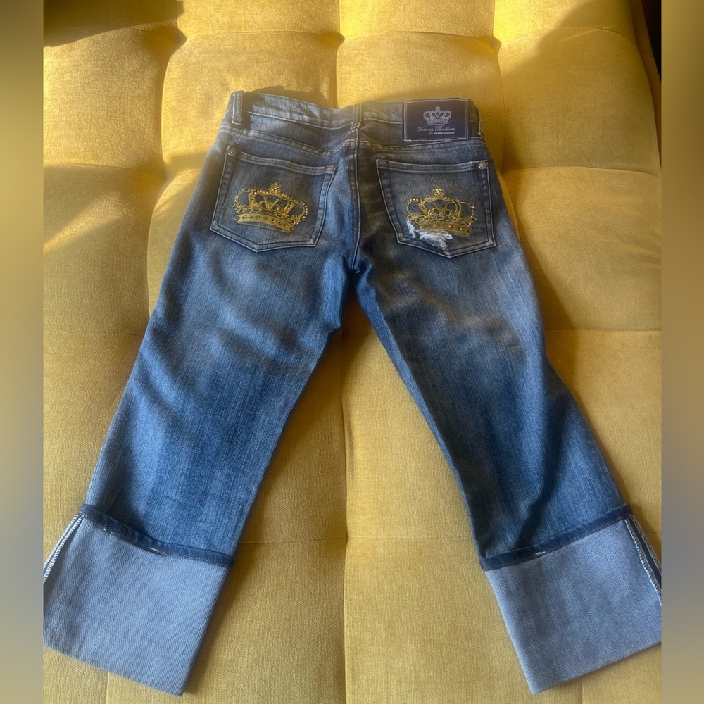 Victoria Beckham Blue Denim Ankle Cropped Jeans with Gold Back Pocket Crowns